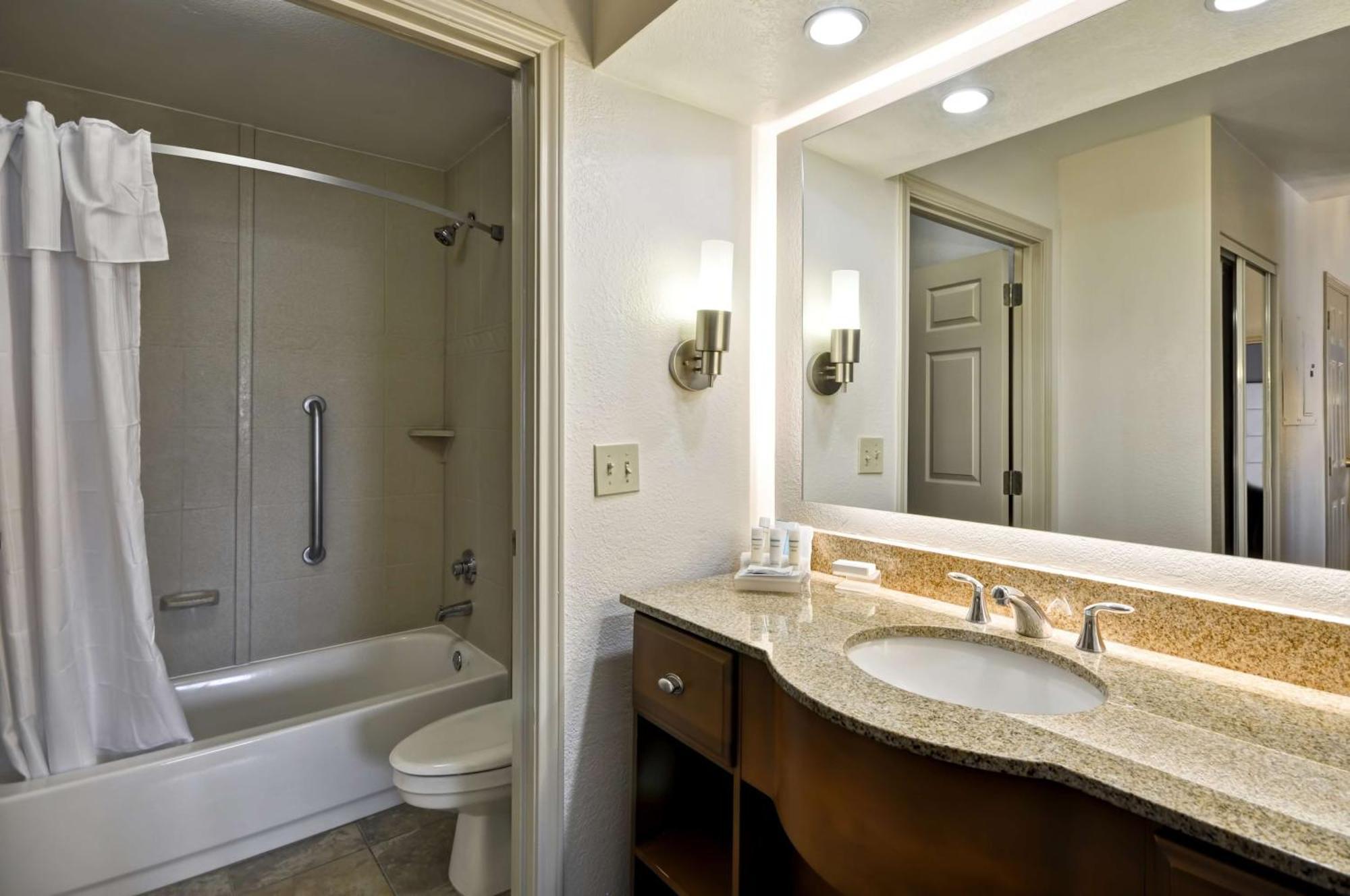 Homewood Suites By Hilton Phoenix-Biltmore Bagian luar foto