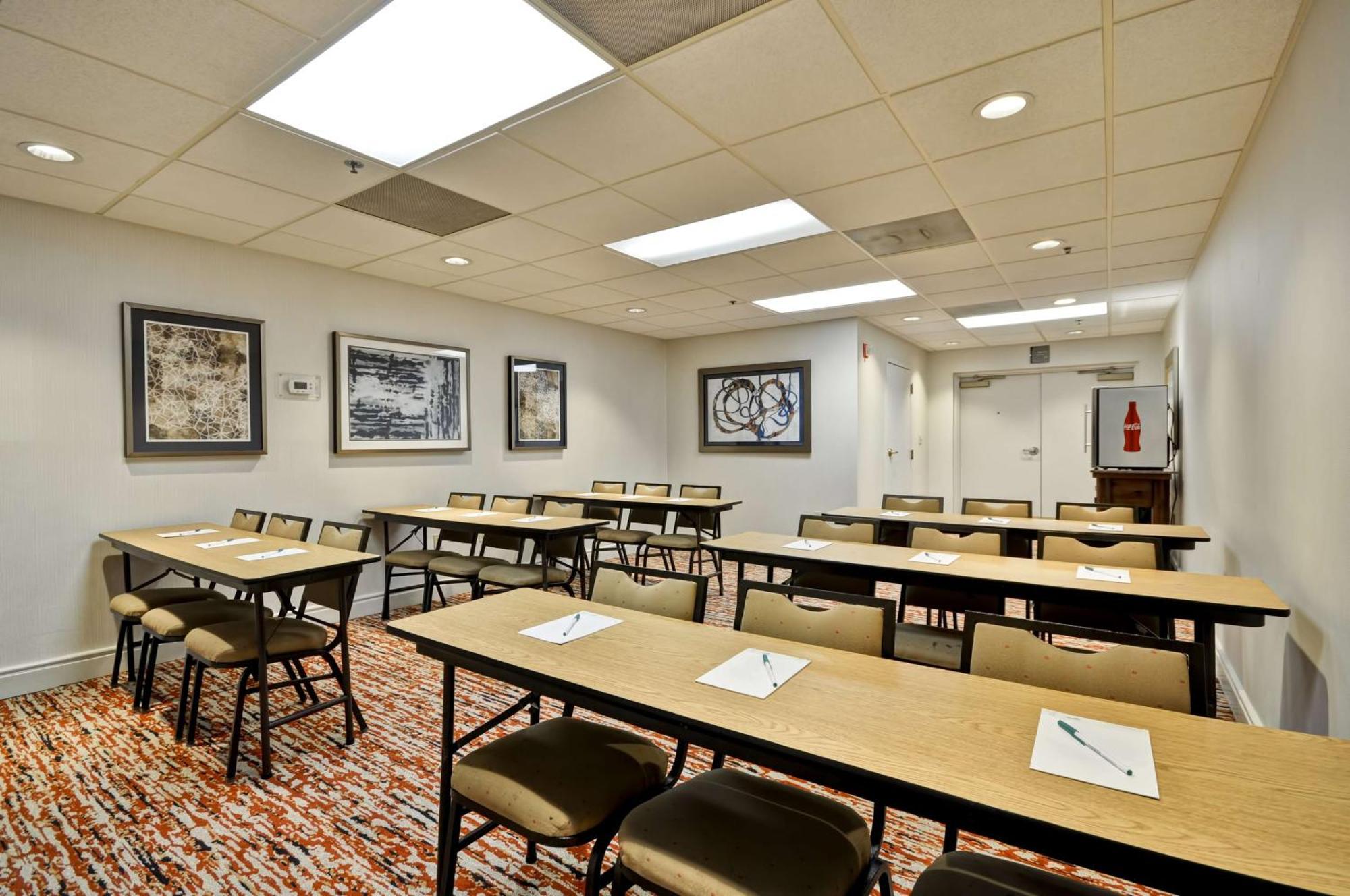 Homewood Suites By Hilton Phoenix-Biltmore Bagian luar foto